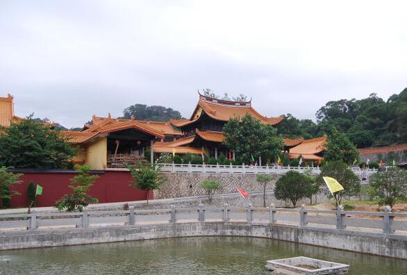 福建长乐龙泉寺